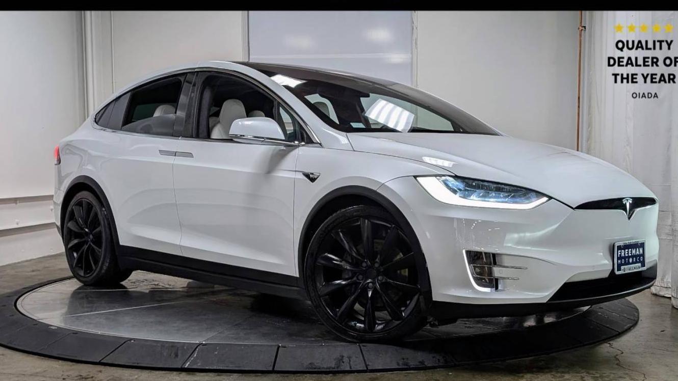 TESLA MODEL X 2019 5YJXCDE24KF207714 image